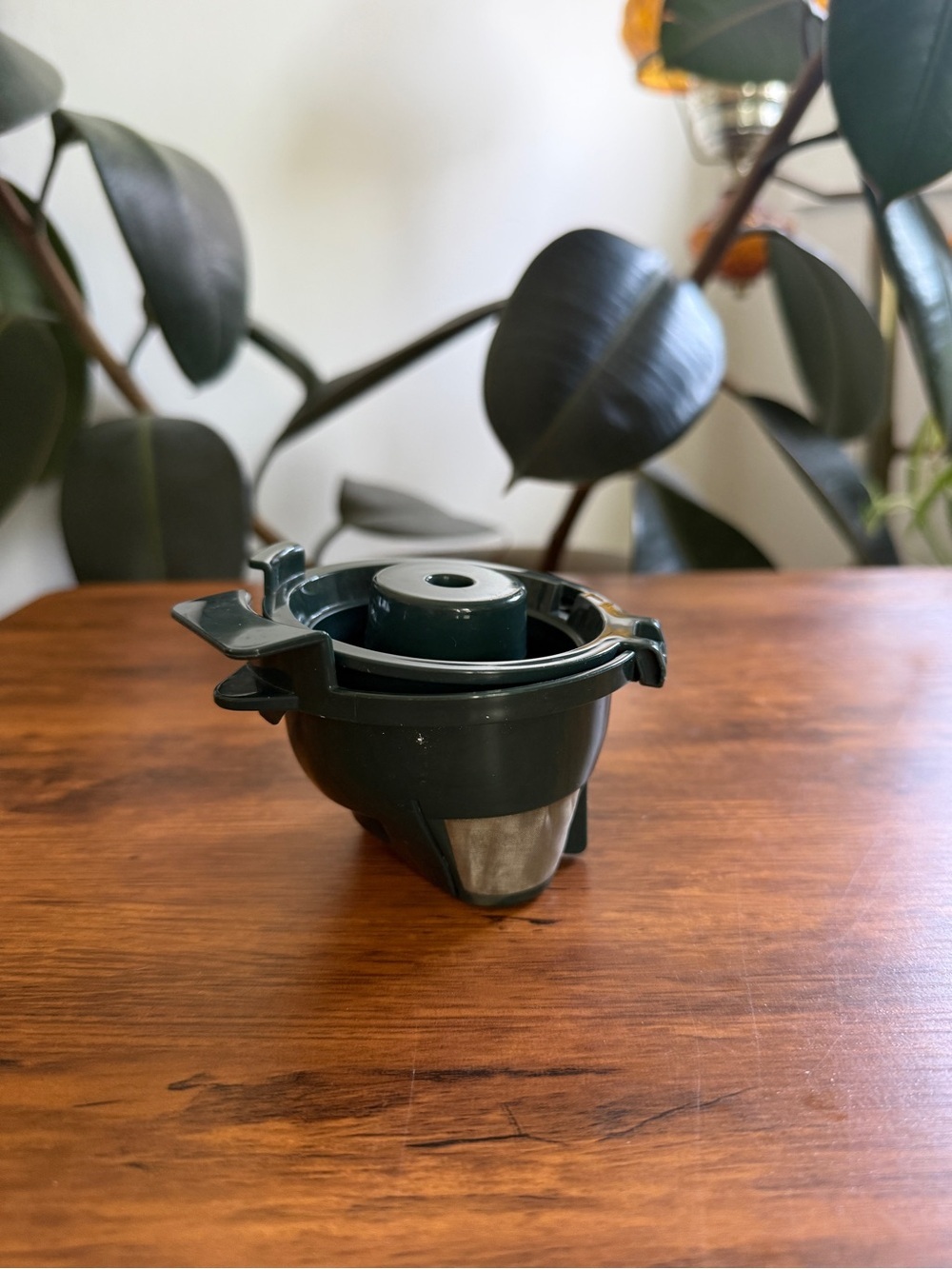 reusable, single-serve coffee filter pod designed for use in coffee makers.